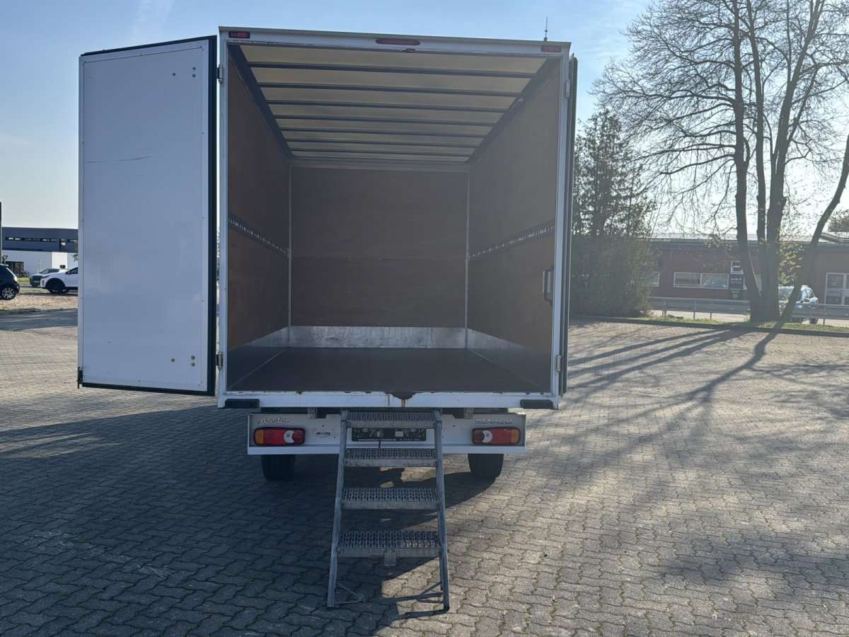 Fahrzeugbild eines Renault Master