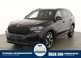 Schräge Frontansicht auf einen Skoda Kodiaq , freigestellt