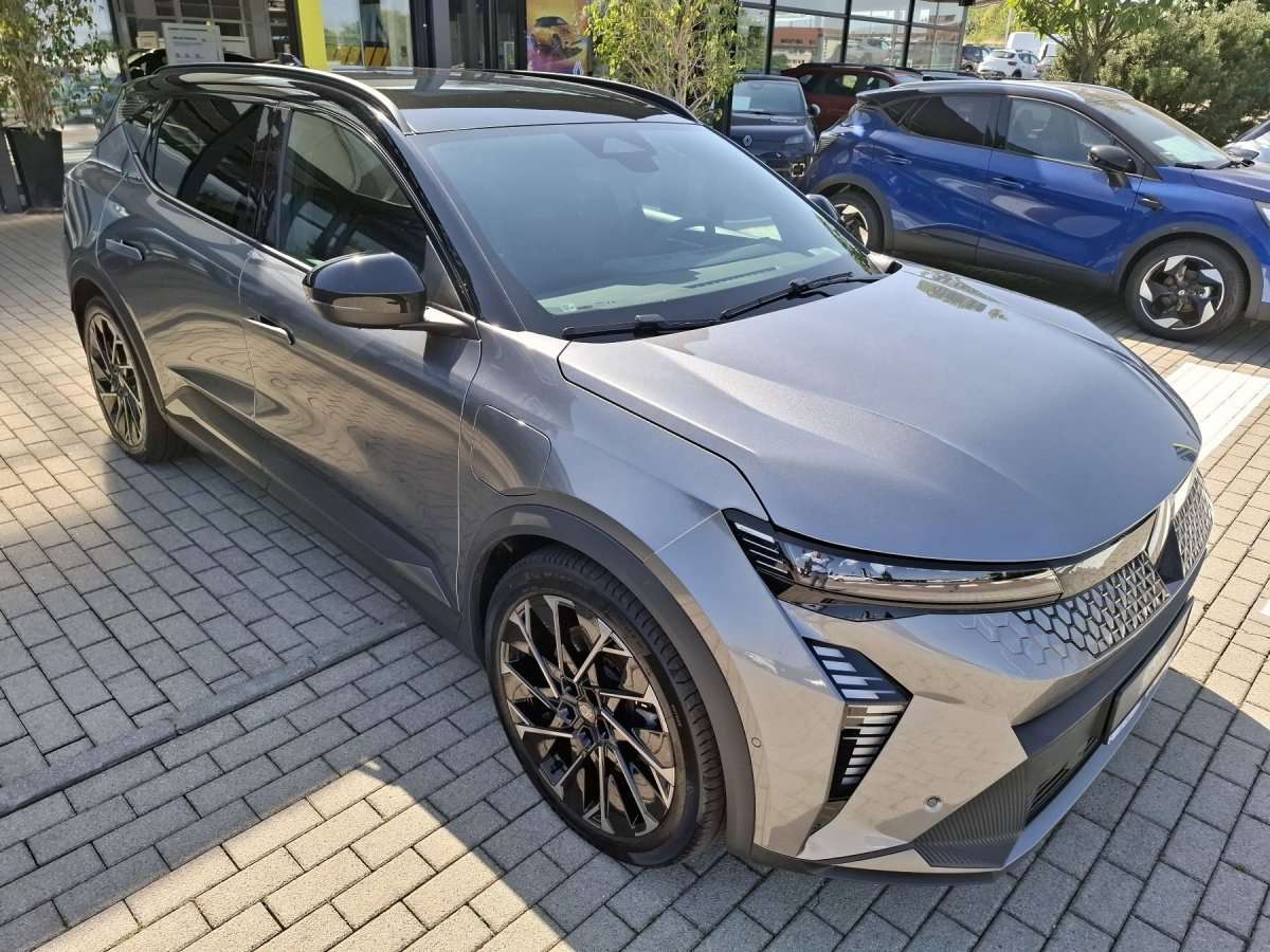 Fahrzeugbild eines Renault Scenic E-TECH