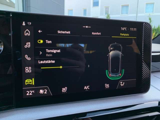 Fahrzeugbild eines Renault 5 E-TECH