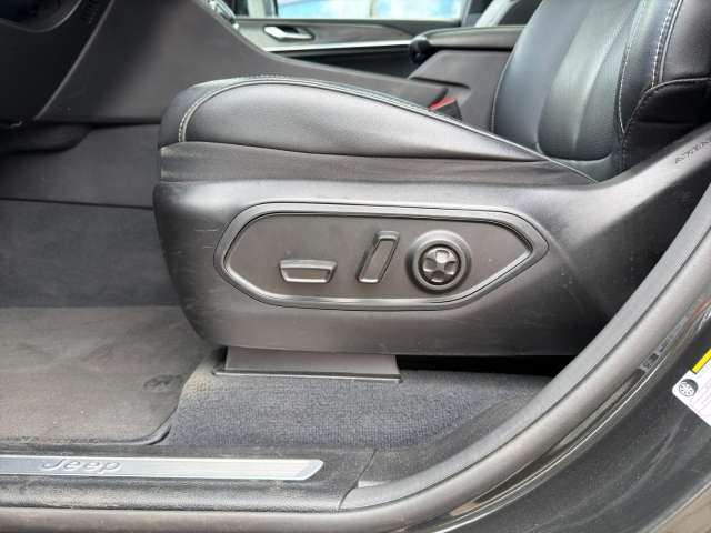 Fahrzeugbild eines Jeep Grand Cherokee