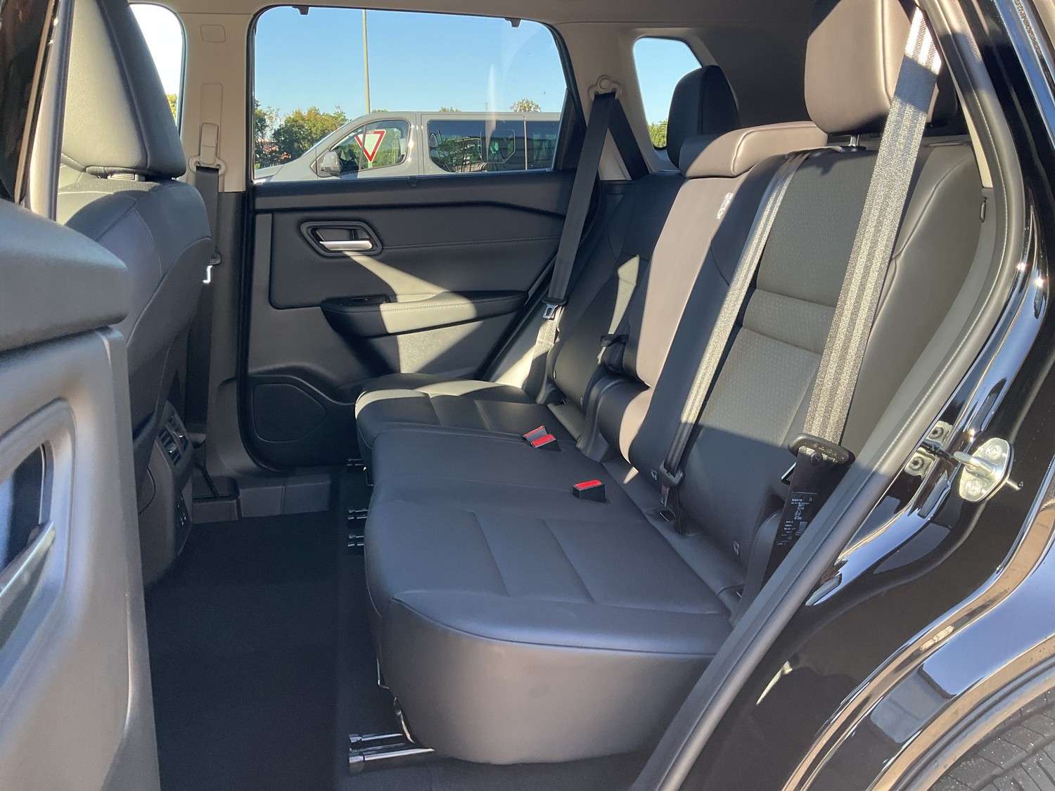 Fahrzeugbild eines Nissan X-TRAIL