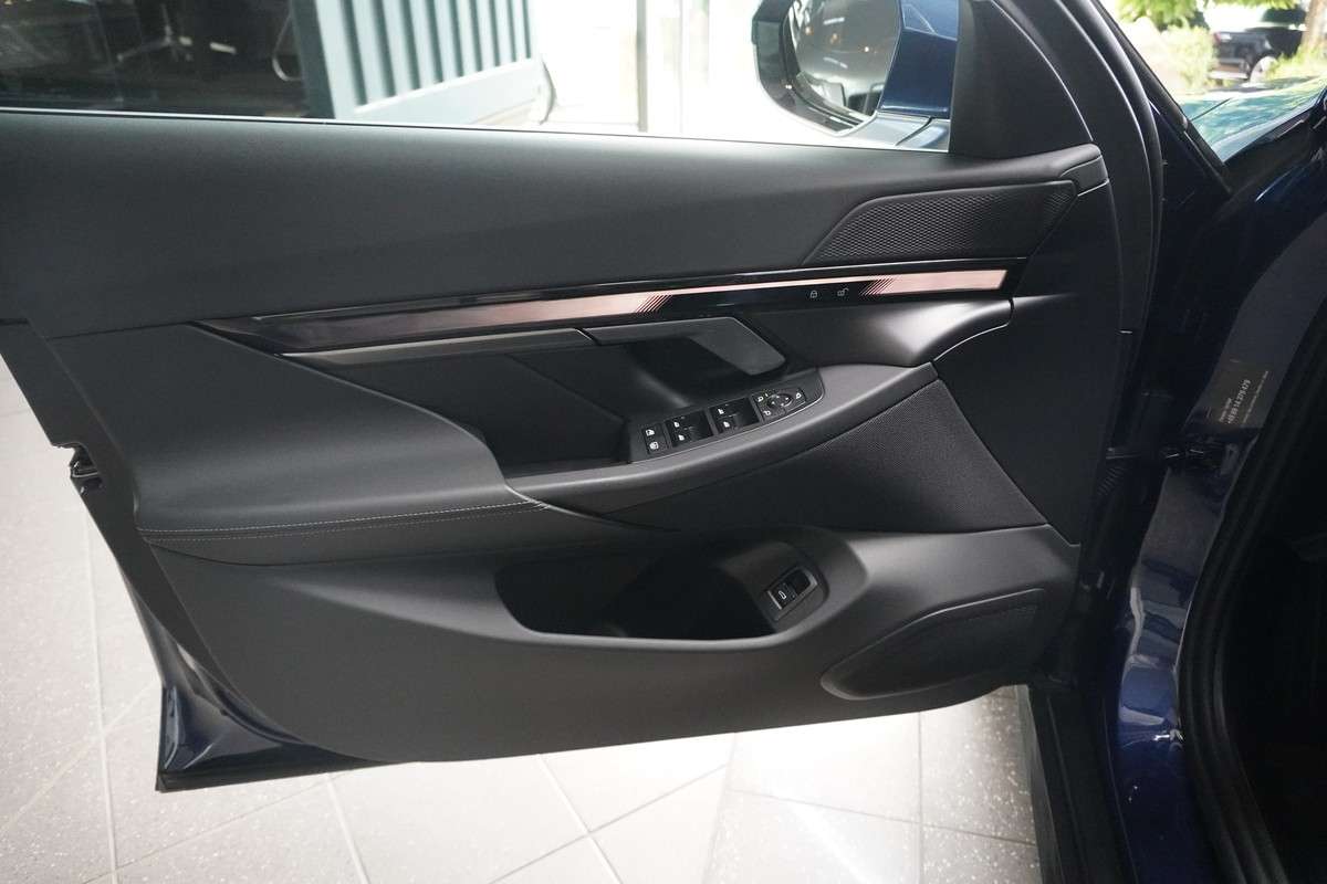 Fahrzeugbild eines BMW i5