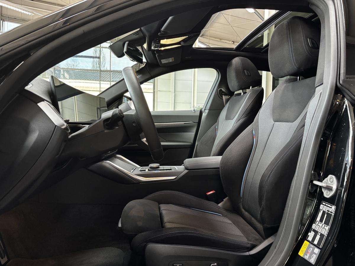 Fahrzeugbild eines BMW i4