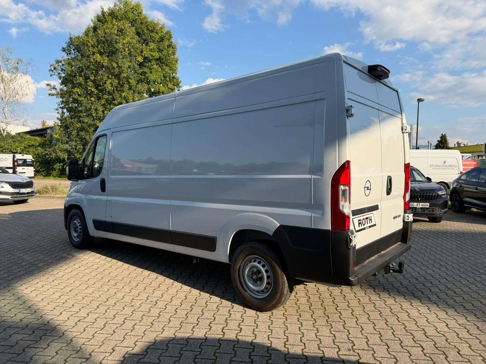 Fahrzeugbild eines Opel Movano
