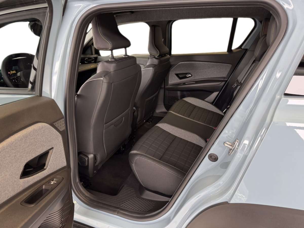 Fahrzeugbild eines Renault 4 E-TECH