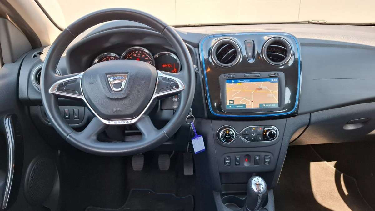 Fahrzeugbild eines Dacia Sandero