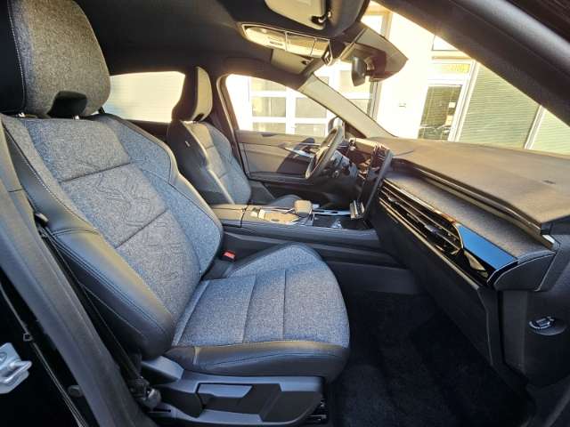 Fahrzeugbild eines Renault Rafale