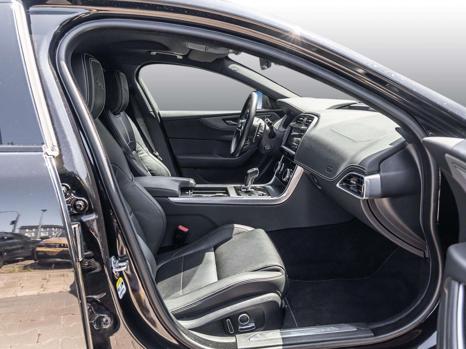 Fahrzeugbild eines Jaguar XE