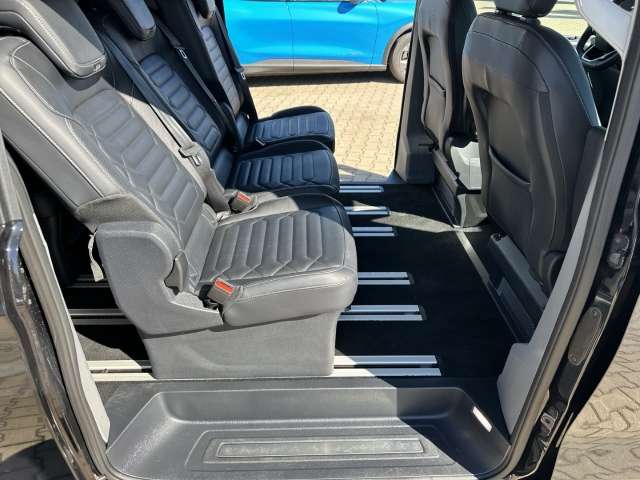 Fahrzeugbild eines Ford Tourneo Custom
