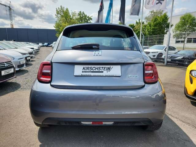 Fahrzeugbild eines Fiat 500