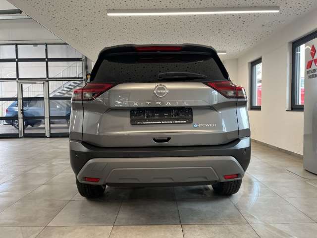 Fahrzeugbild eines Nissan X-TRAIL