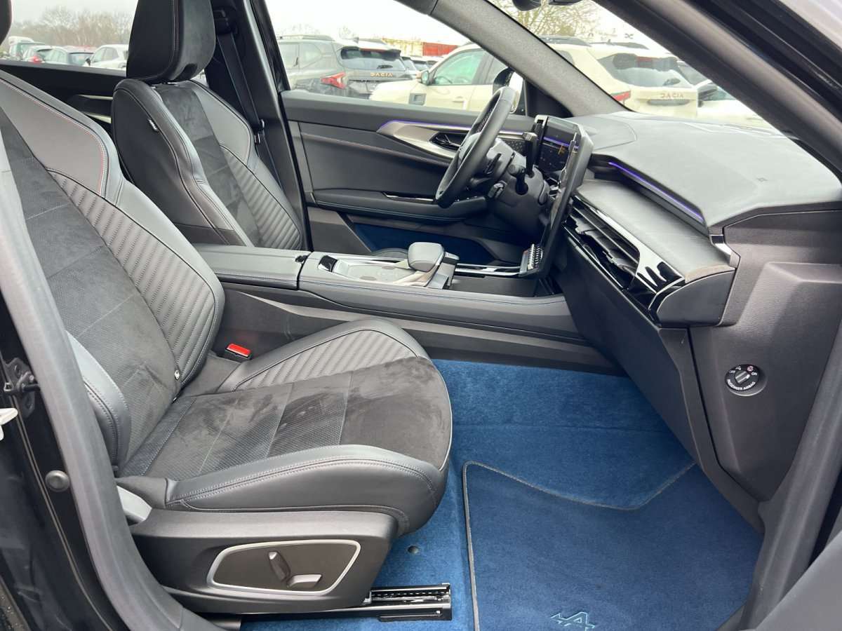 Fahrzeugbild eines Renault Rafale