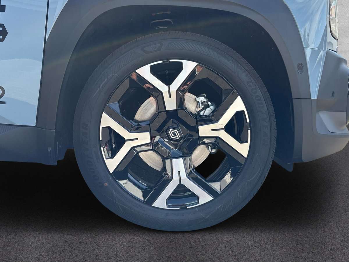 Fahrzeugbild eines Renault 4 E-TECH