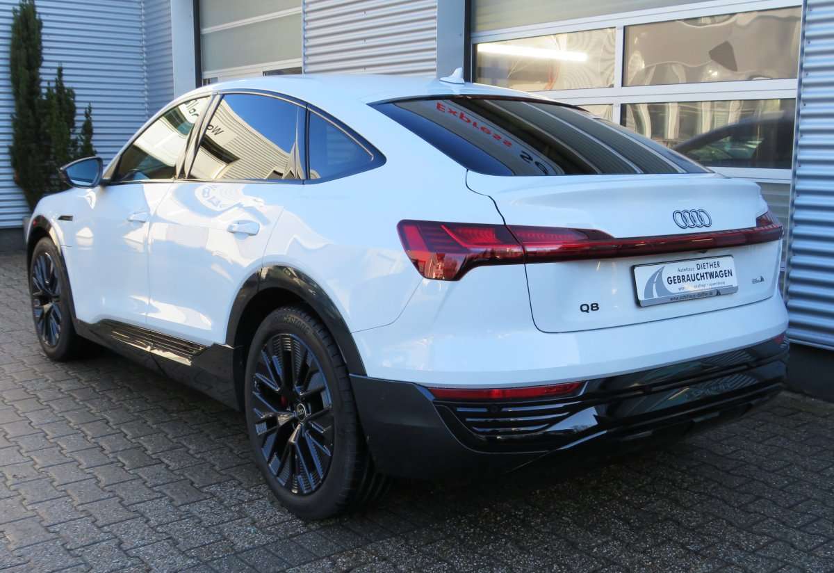 Fahrzeugbild eines Audi Q8 e-tron