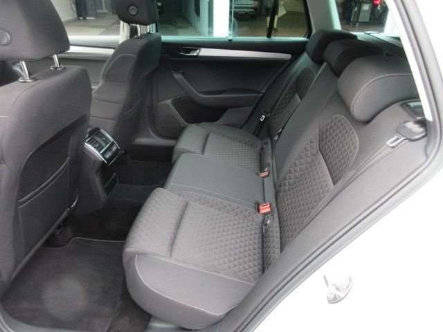 Fahrzeugbild eines Skoda Superb