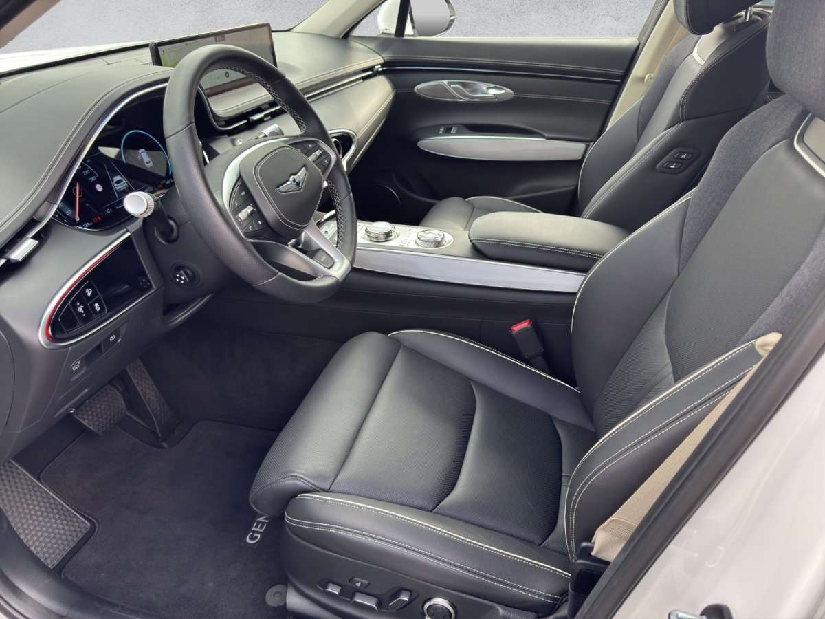 Fahrzeugbild eines Genesis GV70