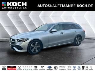 Schräge Frontansicht auf einen Mercedes-Benz C-Klasse , freigestellt