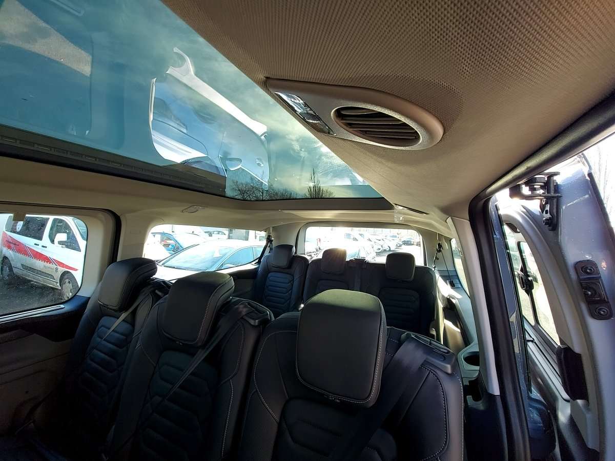 Fahrzeugbild eines Ford Tourneo Custom