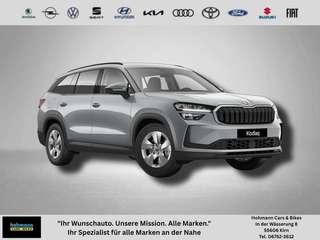 Schräge Frontansicht auf einen Skoda Kodiaq , freigestellt