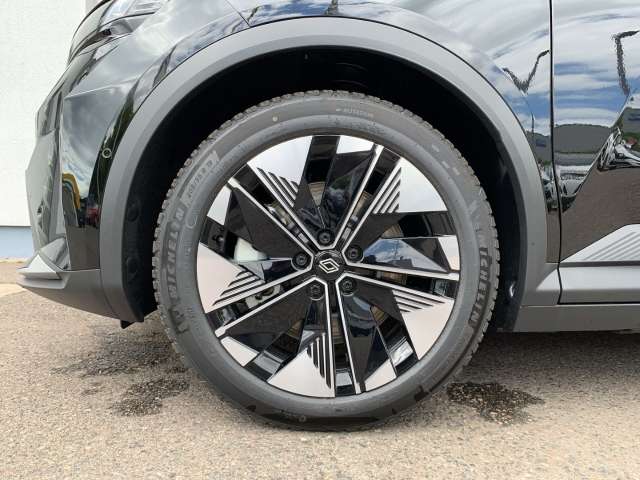 Fahrzeugbild eines Renault Scenic E-TECH