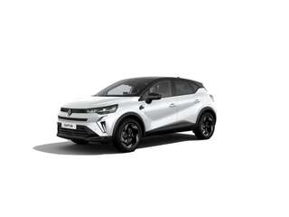 Schräge Frontansicht auf einen Renault Captur , freigestellt