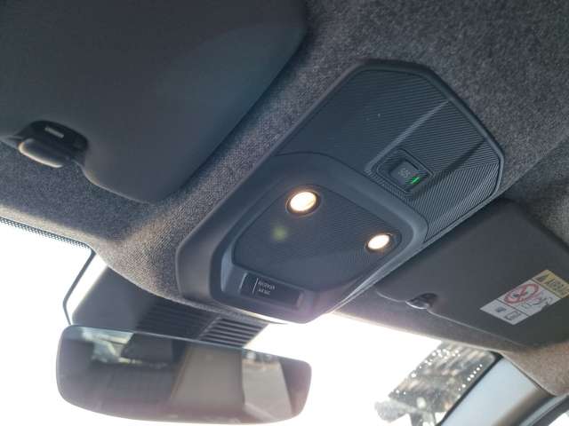 Fahrzeugbild eines Renault 4 E-TECH