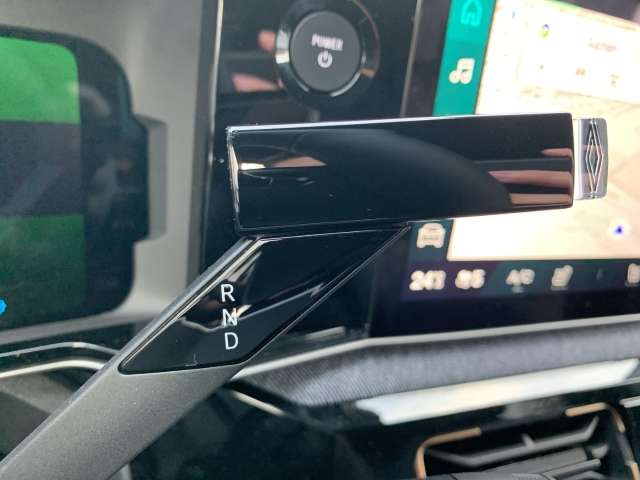 Fahrzeugbild eines Renault 4 E-TECH