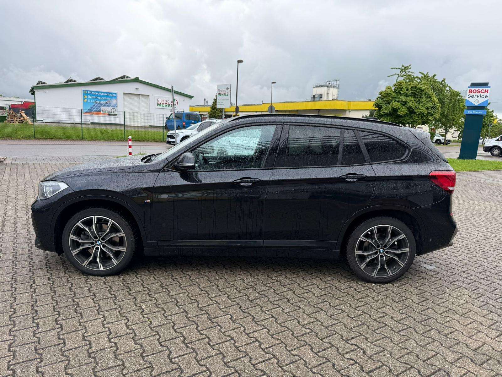 Fahrzeugbild eines BMW X1