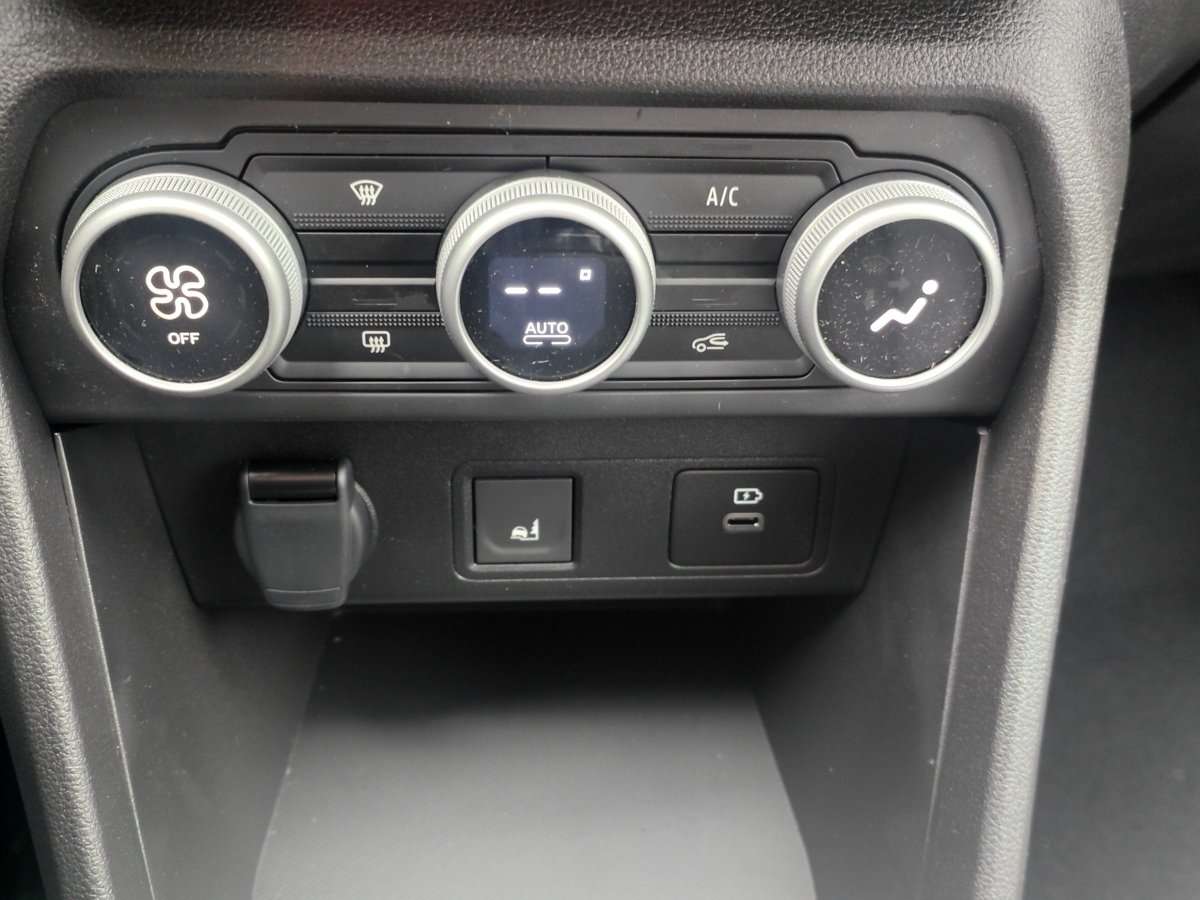 Fahrzeugbild eines Dacia Jogger