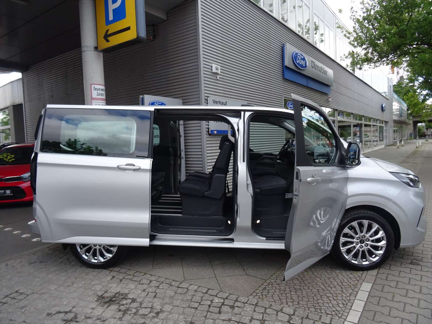 Fahrzeugbild eines Ford Tourneo Custom