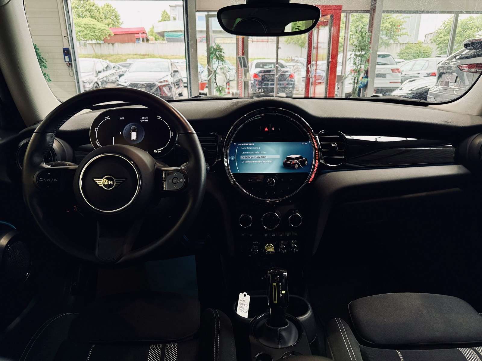 Fahrzeugbild eines MINI COOPER