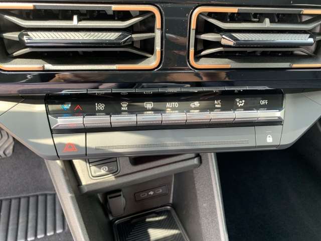 Fahrzeugbild eines Renault 4 E-TECH