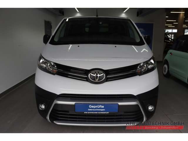 Fahrzeugbild eines Toyota Proace