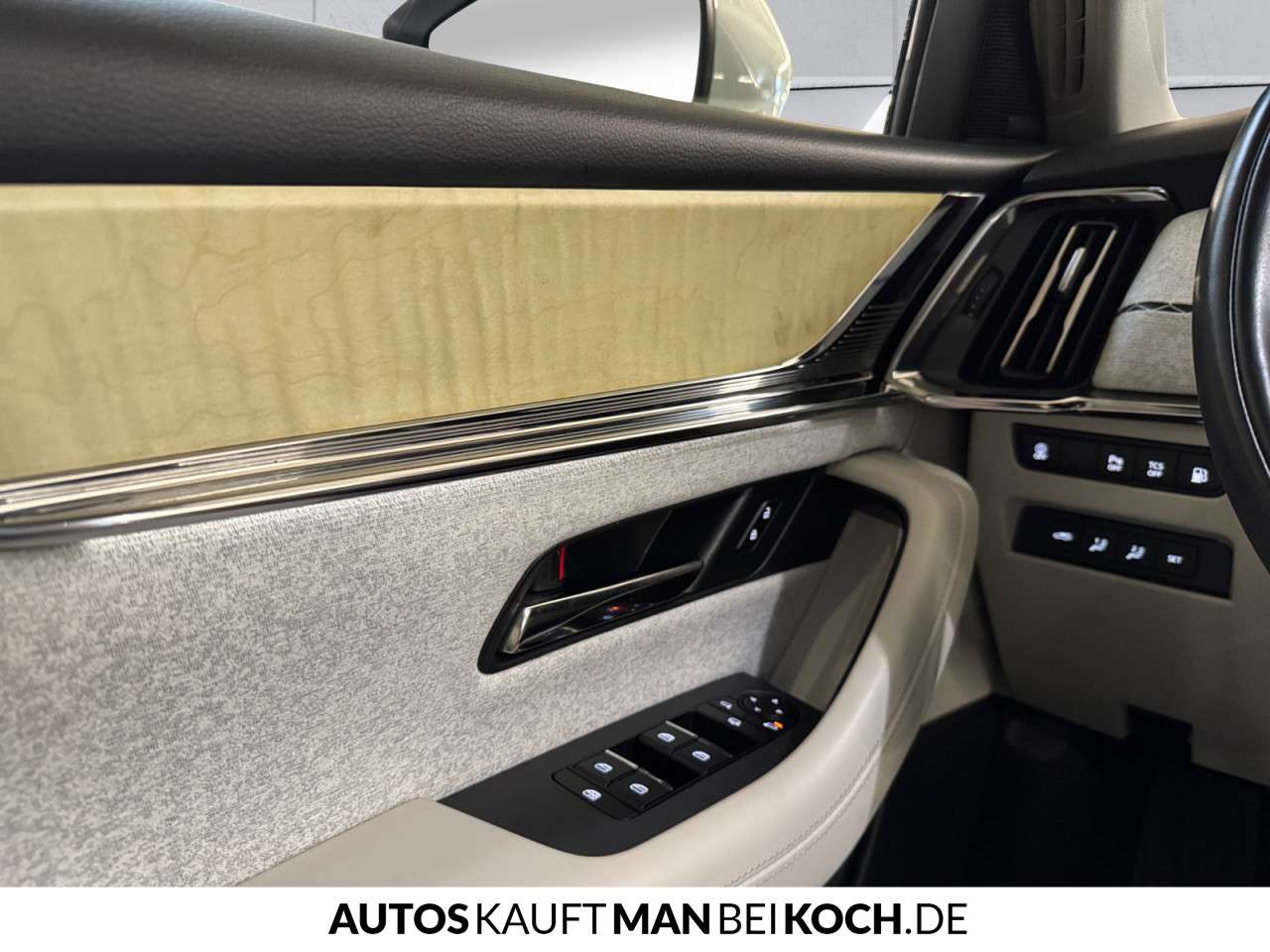 Fahrzeugbild eines Mazda CX-60