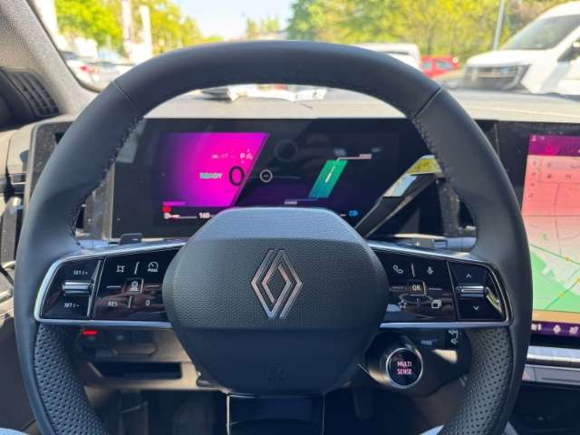 Fahrzeugbild eines Renault Rafale