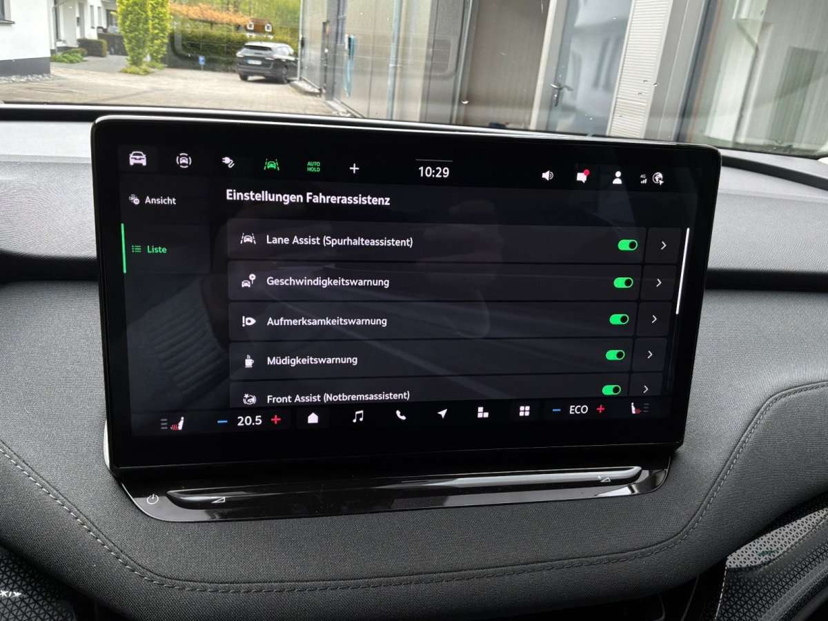 Fahrzeugbild eines Skoda ELROQ