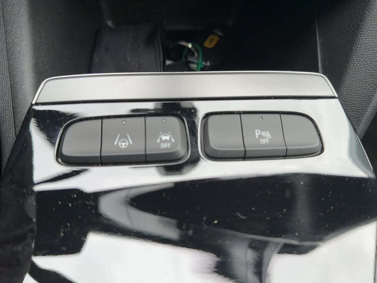 Fahrzeugbild eines Opel Mokka Electric