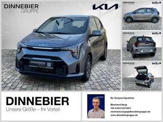 Schräge Frontansicht auf einen Kia Picanto , freigestellt