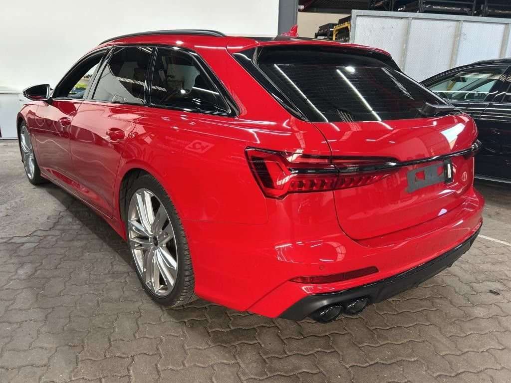 Fahrzeugbild eines Audi S6