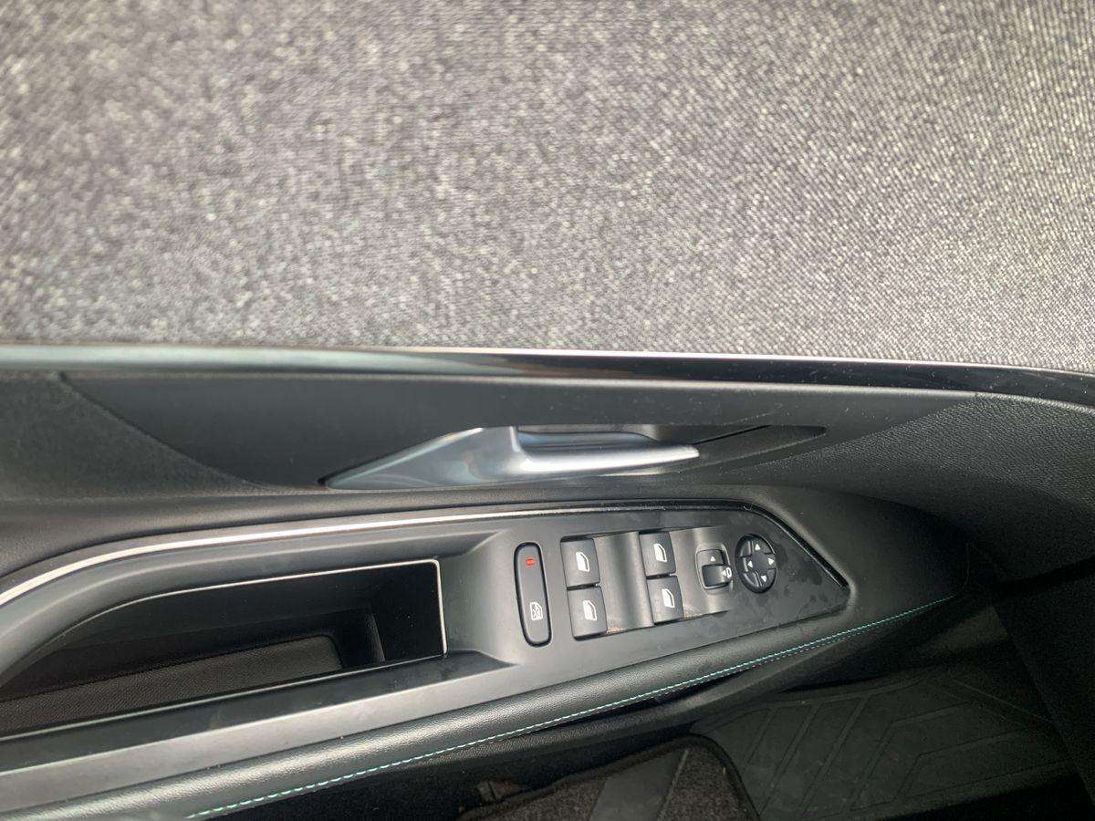 Fahrzeugbild eines Peugeot 5008