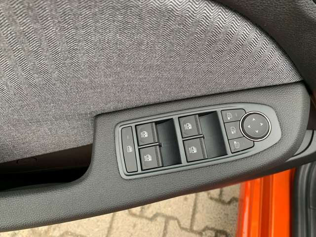 Fahrzeugbild eines Renault Clio