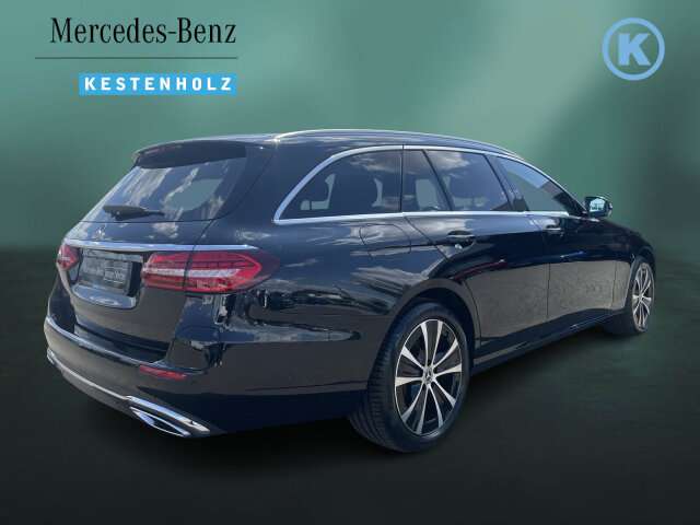 Fahrzeugbild eines Mercedes-Benz E-Klasse
