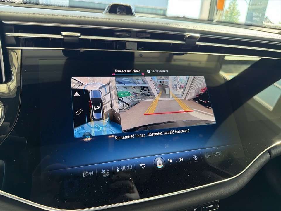 Fahrzeugbild eines Mercedes-Benz E-Klasse