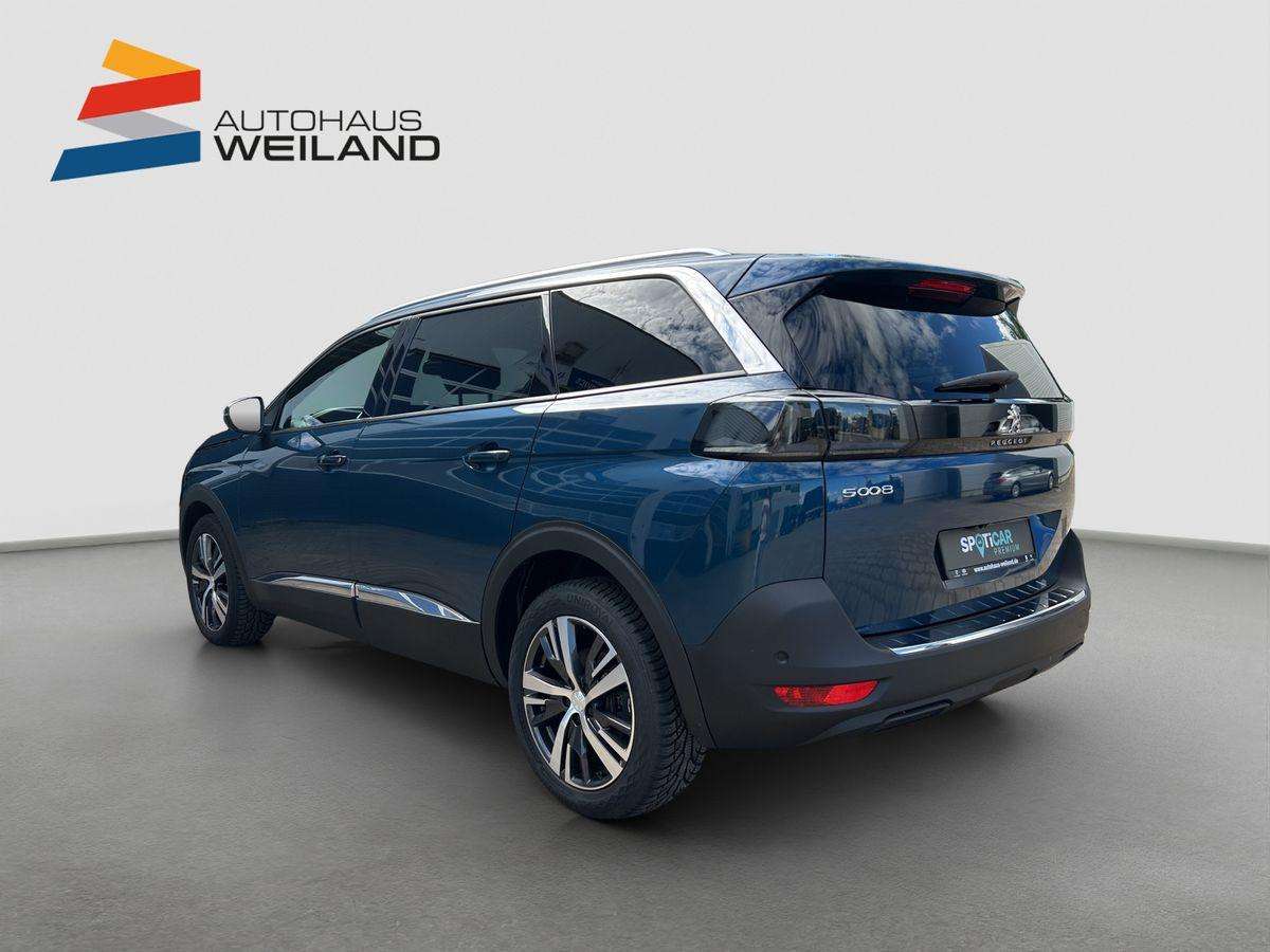 Fahrzeugbild eines Peugeot 5008