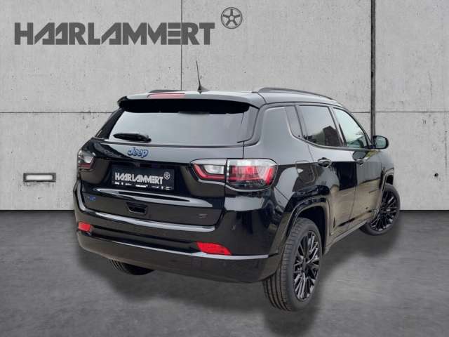 Fahrzeugbild eines Jeep Compass