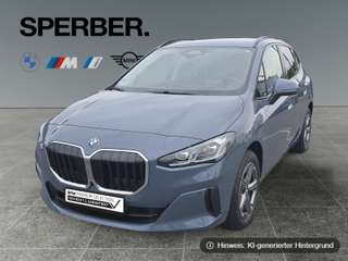 Schräge Frontansicht auf einen BMW 2er-Reihe , freigestellt