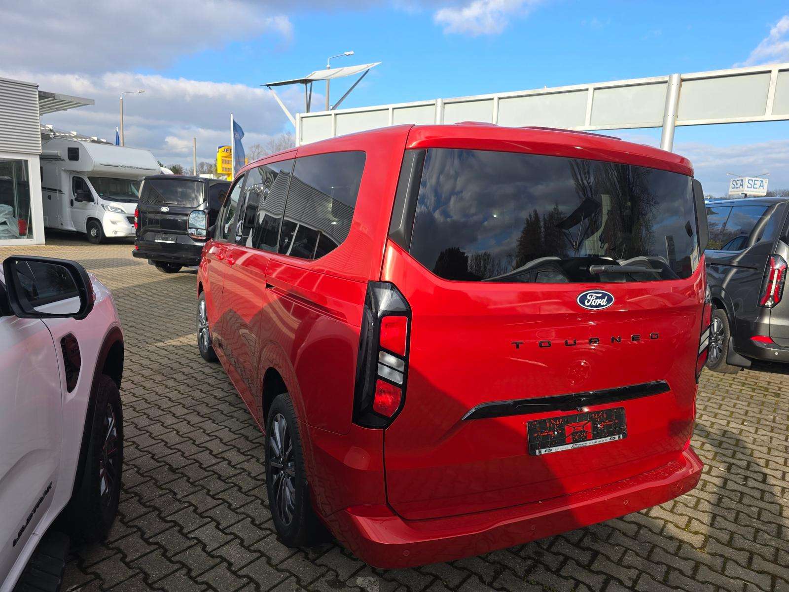 Fahrzeugbild eines Ford Tourneo Custom