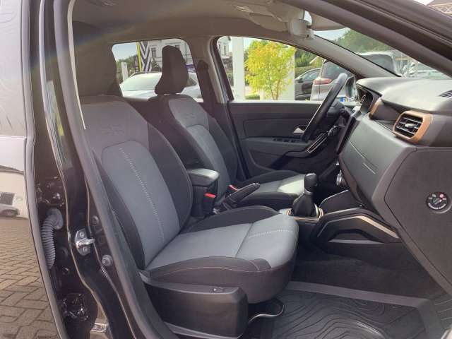 Fahrzeugbild eines Dacia Duster