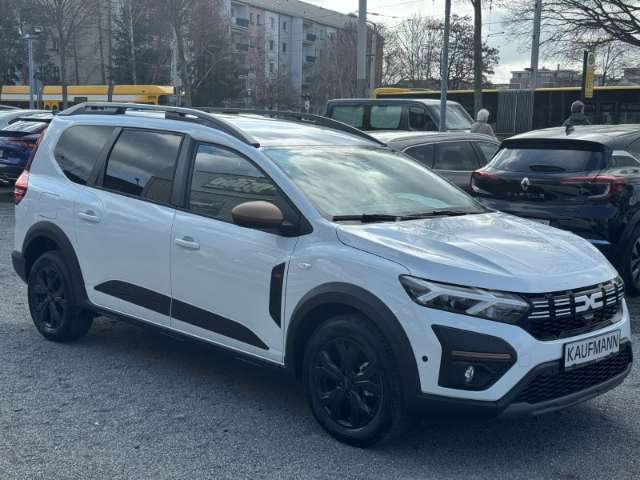 Fahrzeugbild eines Dacia Jogger